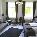 Hotel Townhuus No. 1 / Dieksee